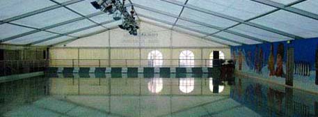 Lagerzelt/Lagerhalle als Schwimmbad